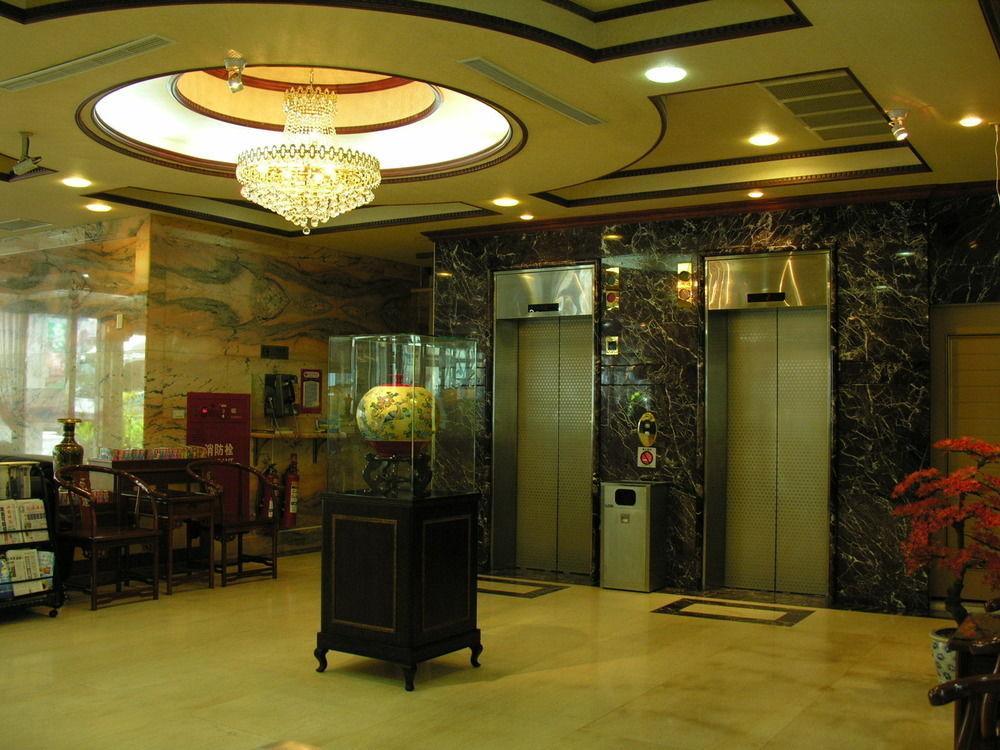 Sunrise Hotel Tainan Exterior photo